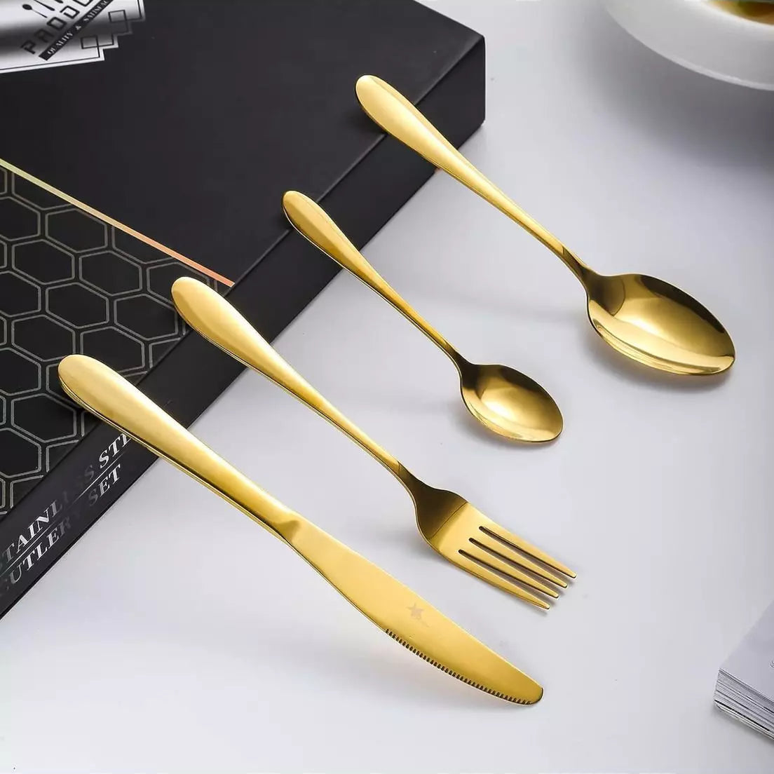 Golden Kitchen® | Set de Cubiertos Dorados Premium Acero Inoxidable + Caja de Regalo